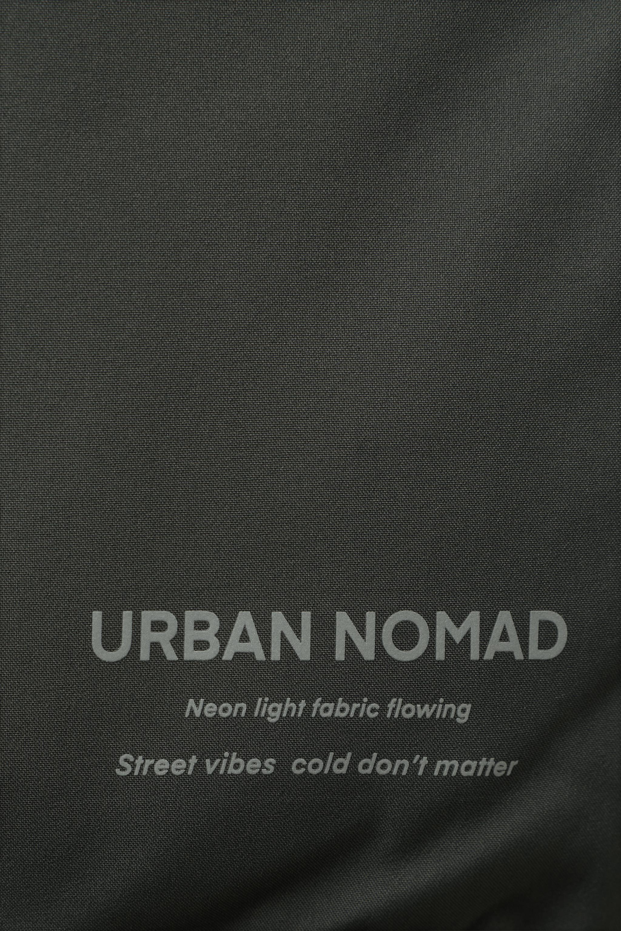 DOUDOUNE EN PLUME ET DUVET DÉPERLANTE AVEC ÉTIQUETTE